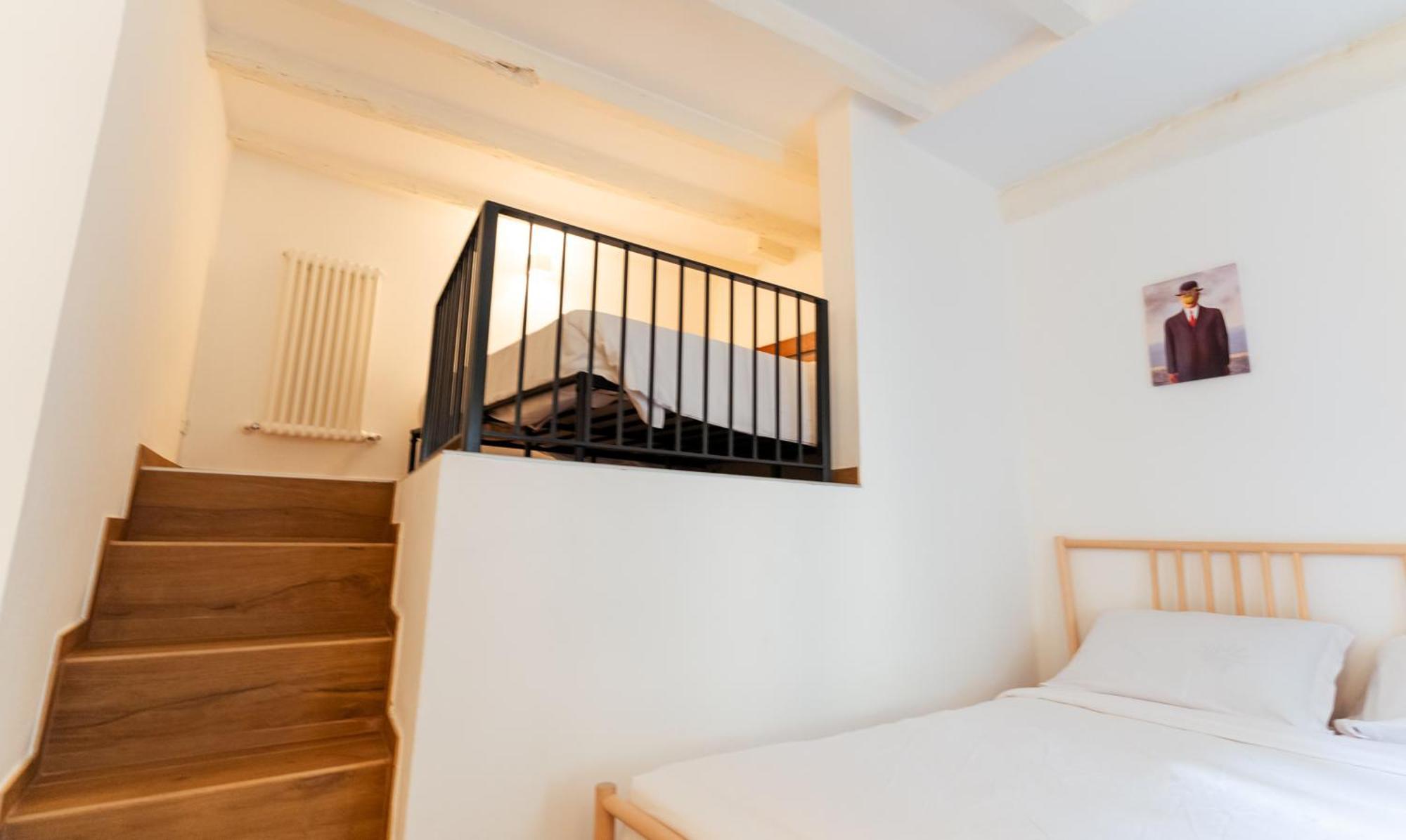 Exclusive Apartment - Magritte Style Lecco Buitenkant foto